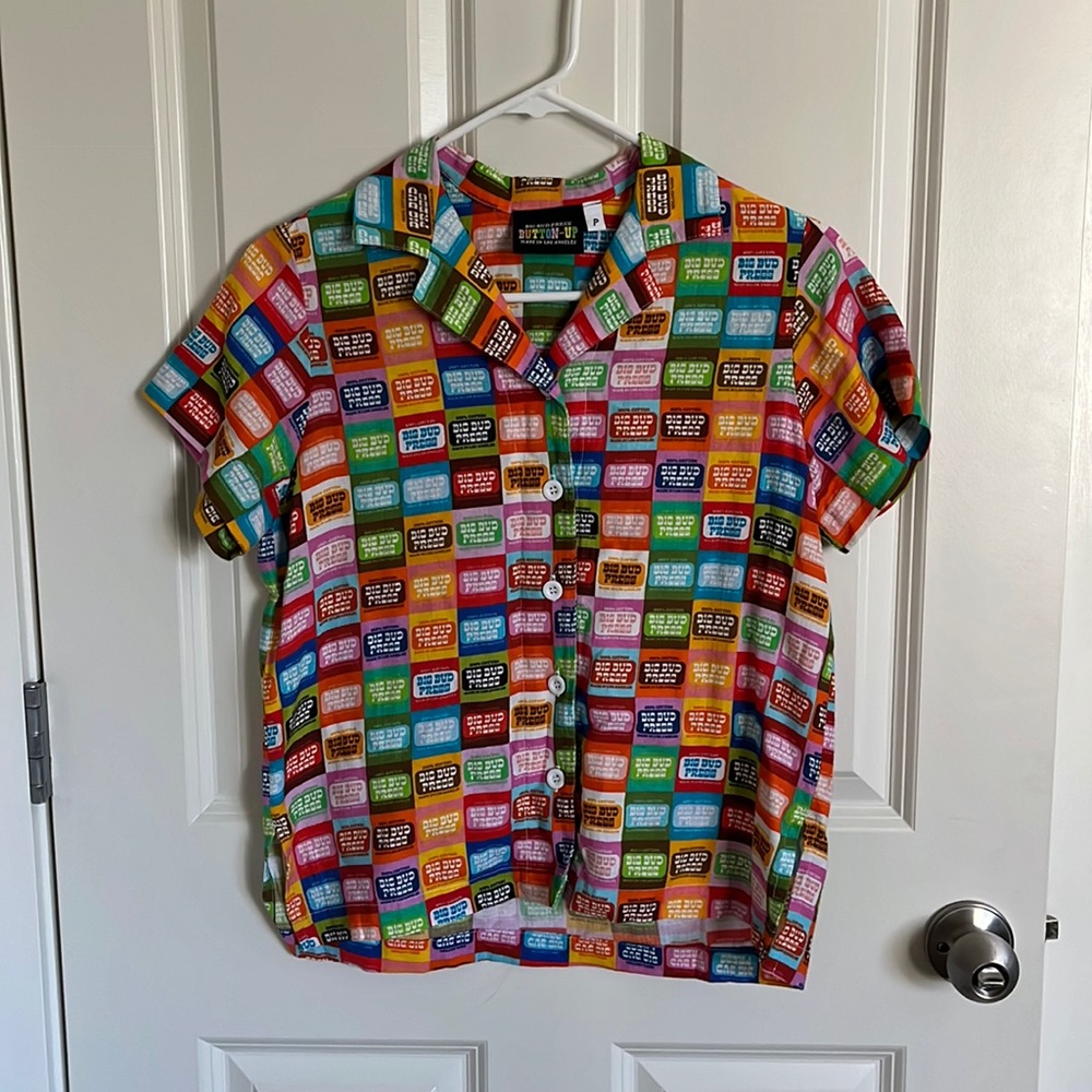 Big Bud Press logo button up P